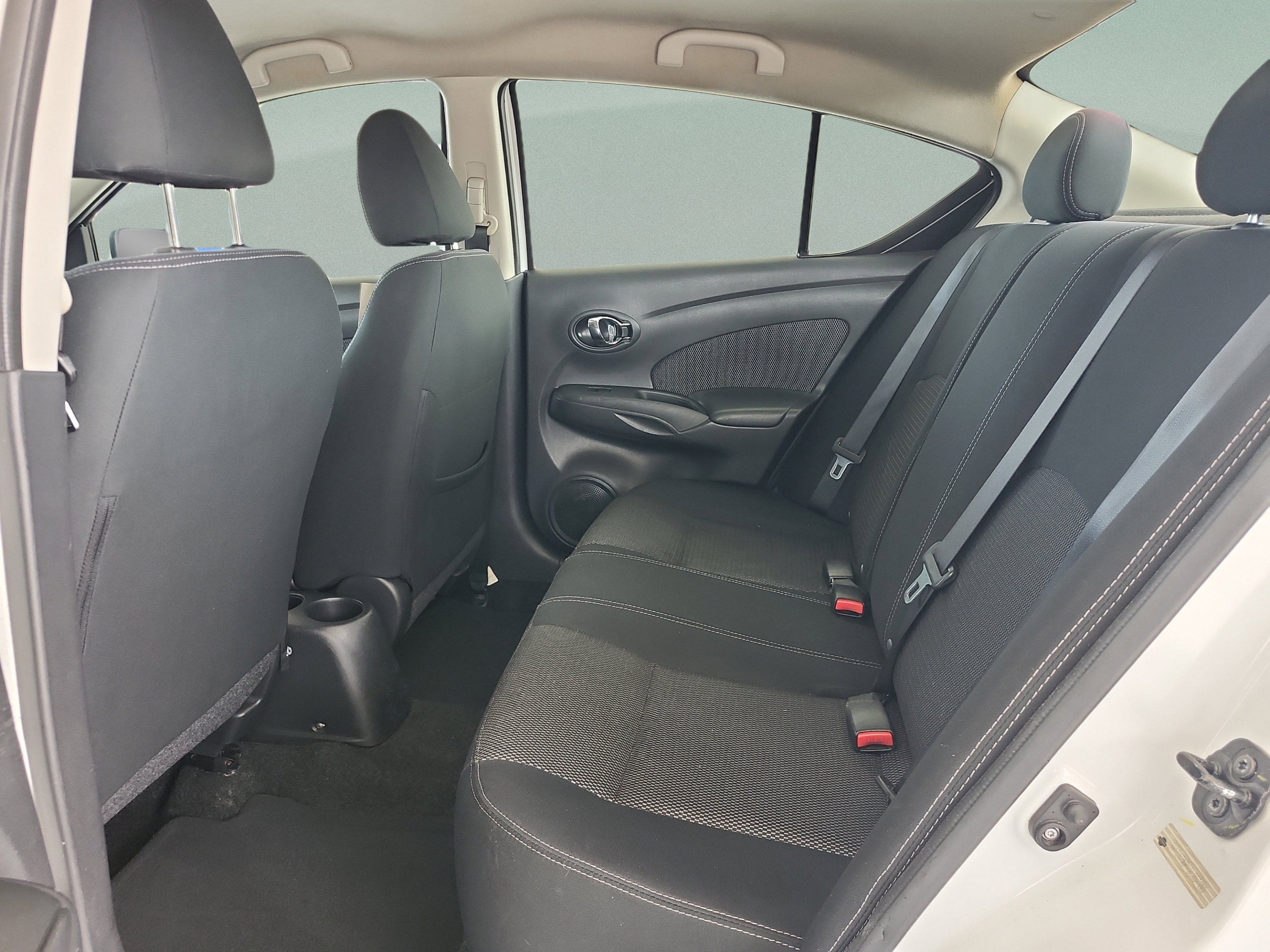 Used 2016 Nissan Versa SV FWD image 17