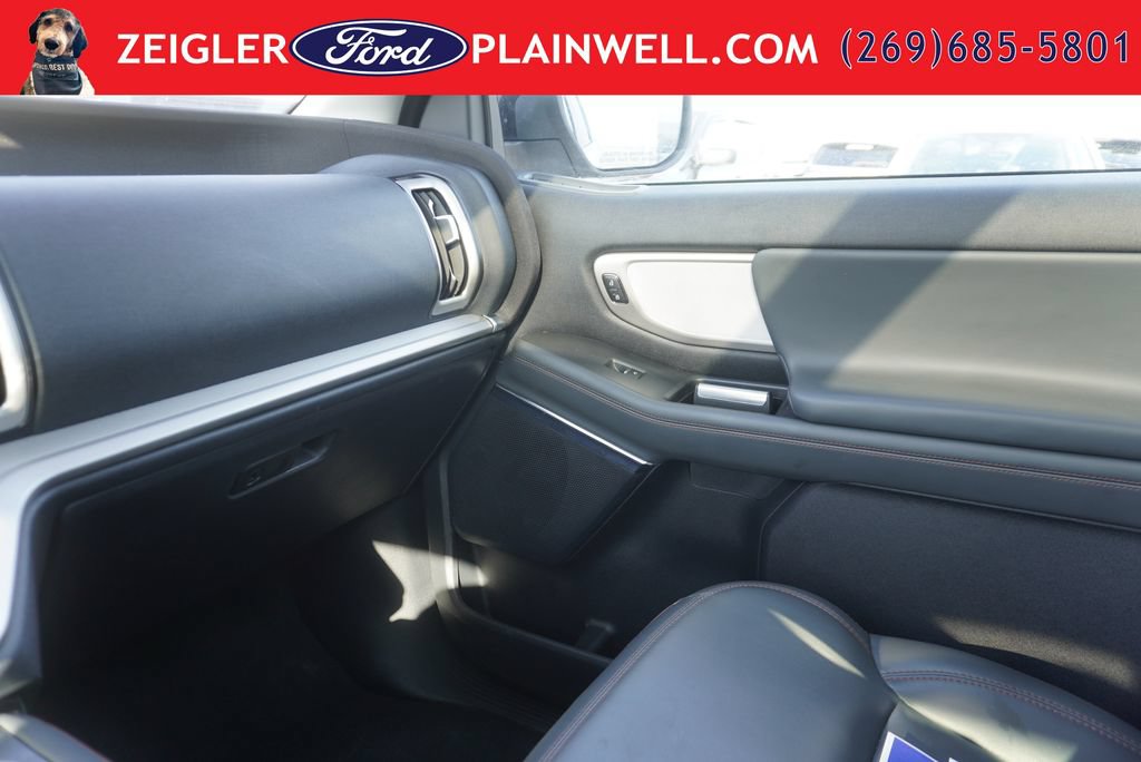 Used 2025 Ford Expedition Active AWD/4WD image 41