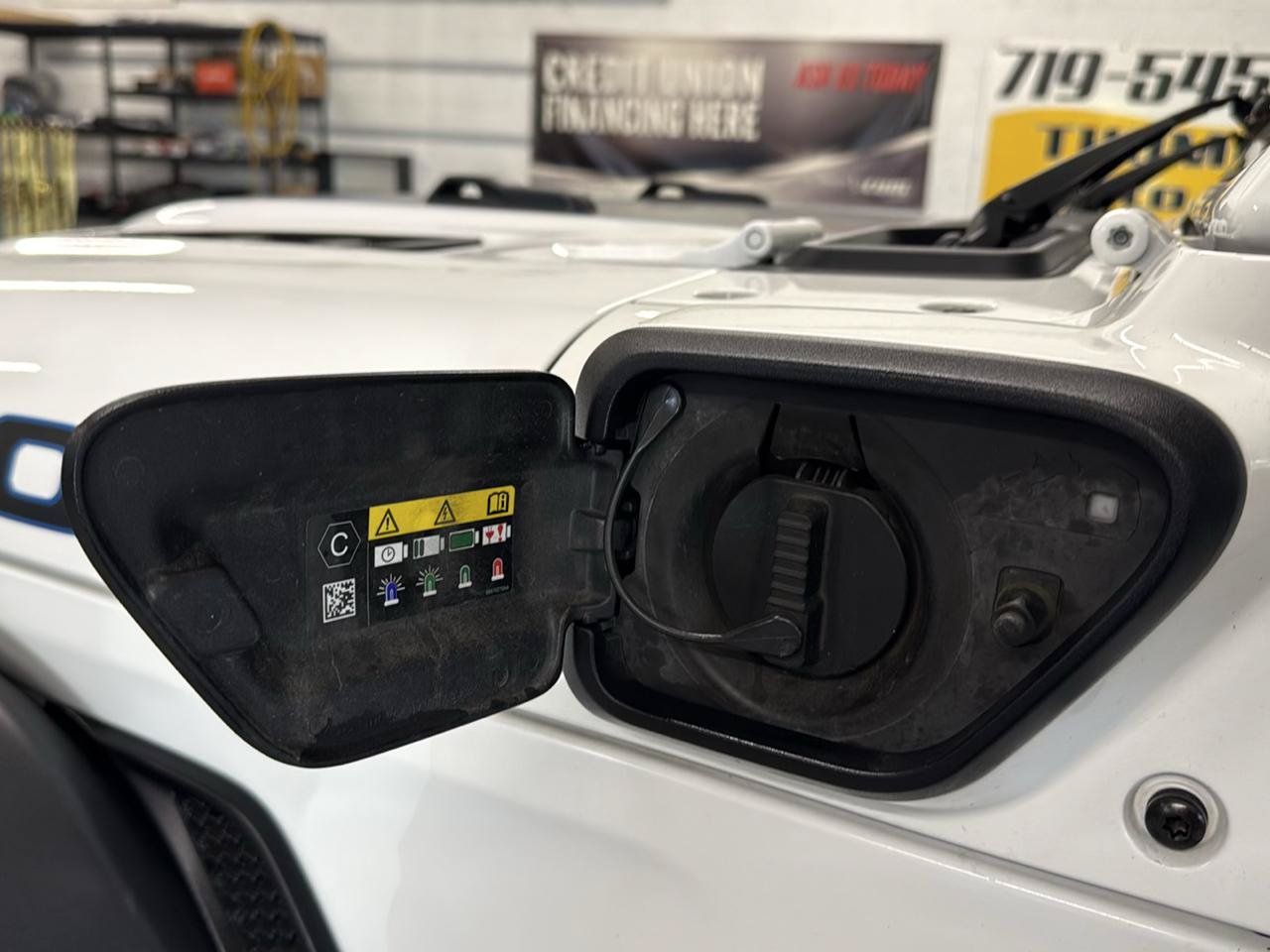 Used 2024 Jeep Wrangler Unlimited Rubicon 4xe w/ Technology Group AWD/4WD image 92