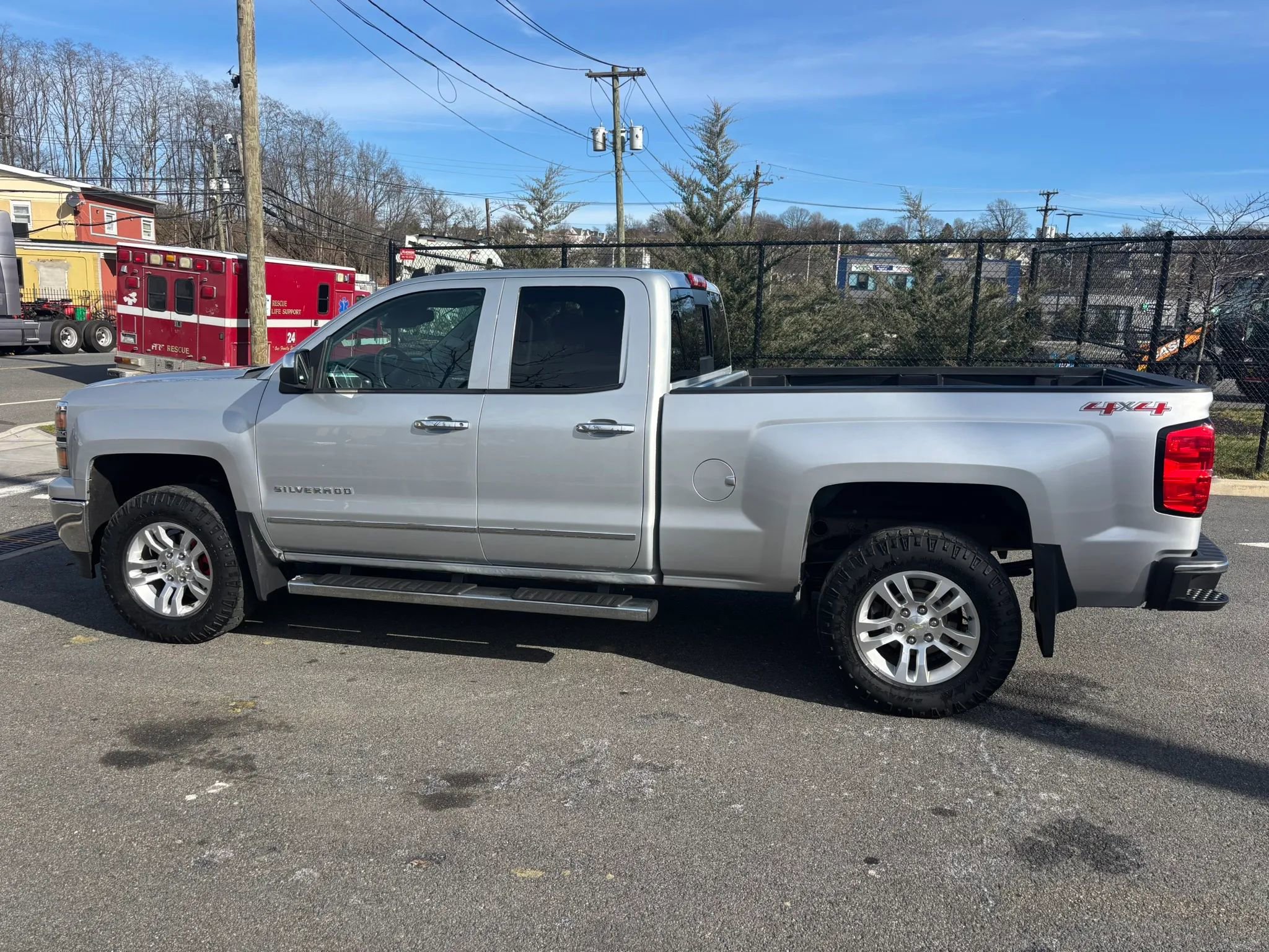Used 2014 Chevrolet Silverado 1500 LTZ AWD/4WD image 4