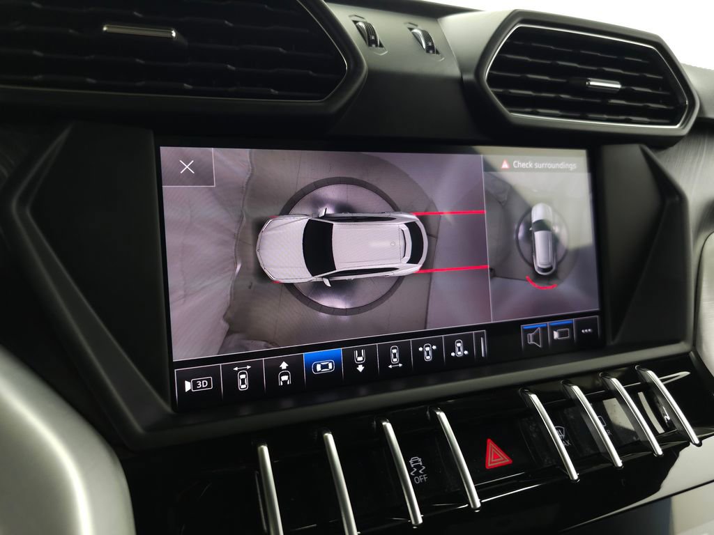 Used 2019 Lamborghini Urus AWD/4WD image 32
