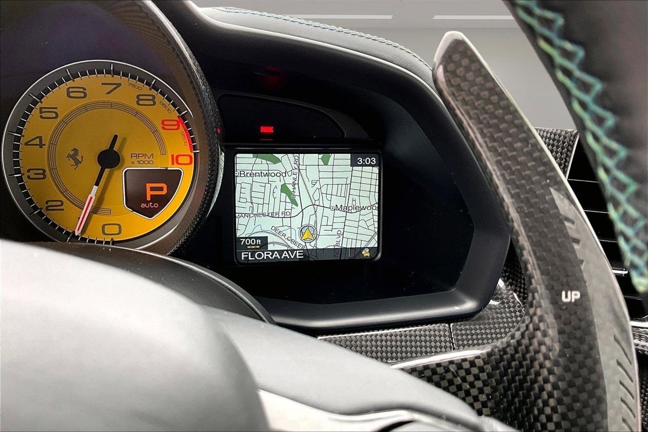 Used 2015 Ferrari 458 Italia Coupe RWD image 13