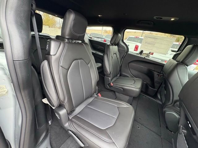 New 2026 Chrysler Pacifica Select image 27