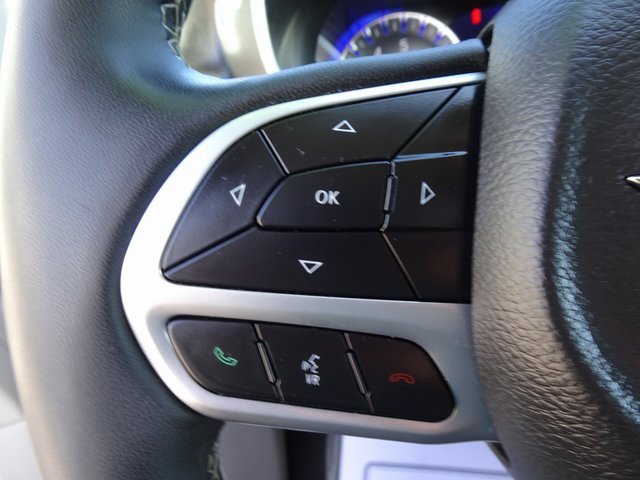 Used 2024 Chrysler Pacifica Touring-L image 26