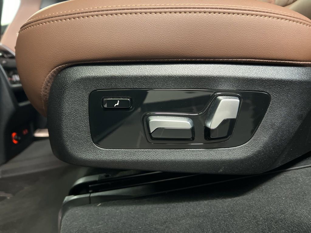 Used 2023 BMW X7 xDrive40i w/ Premium Package image 35