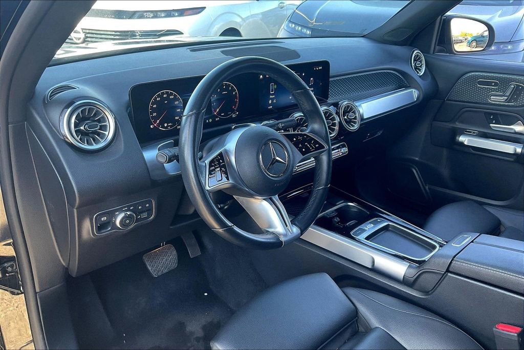 Used 2024 Mercedes-Benz GLB 250 image 13