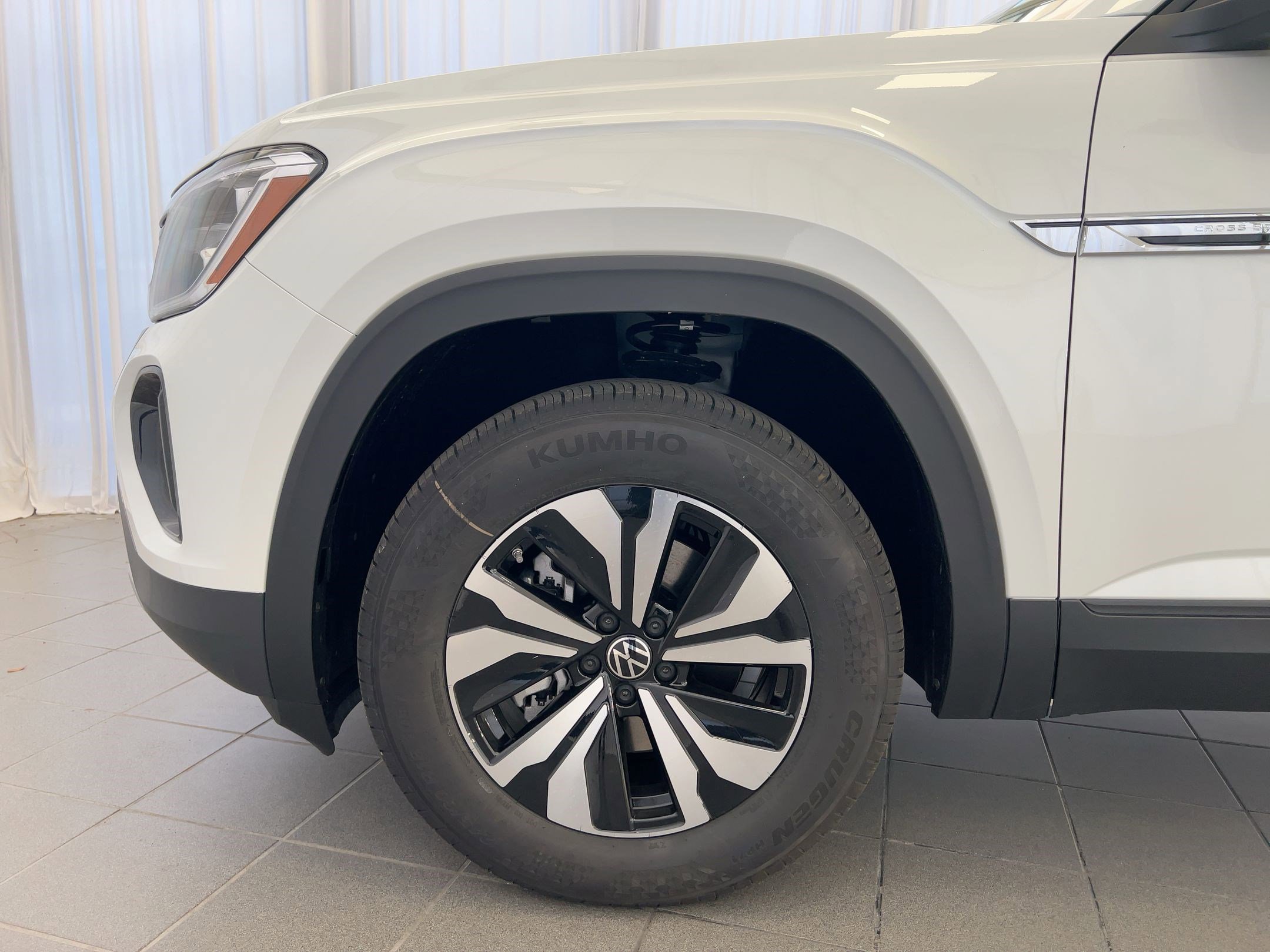 New 2026 Volkswagen Atlas Cross Sport SE image 12