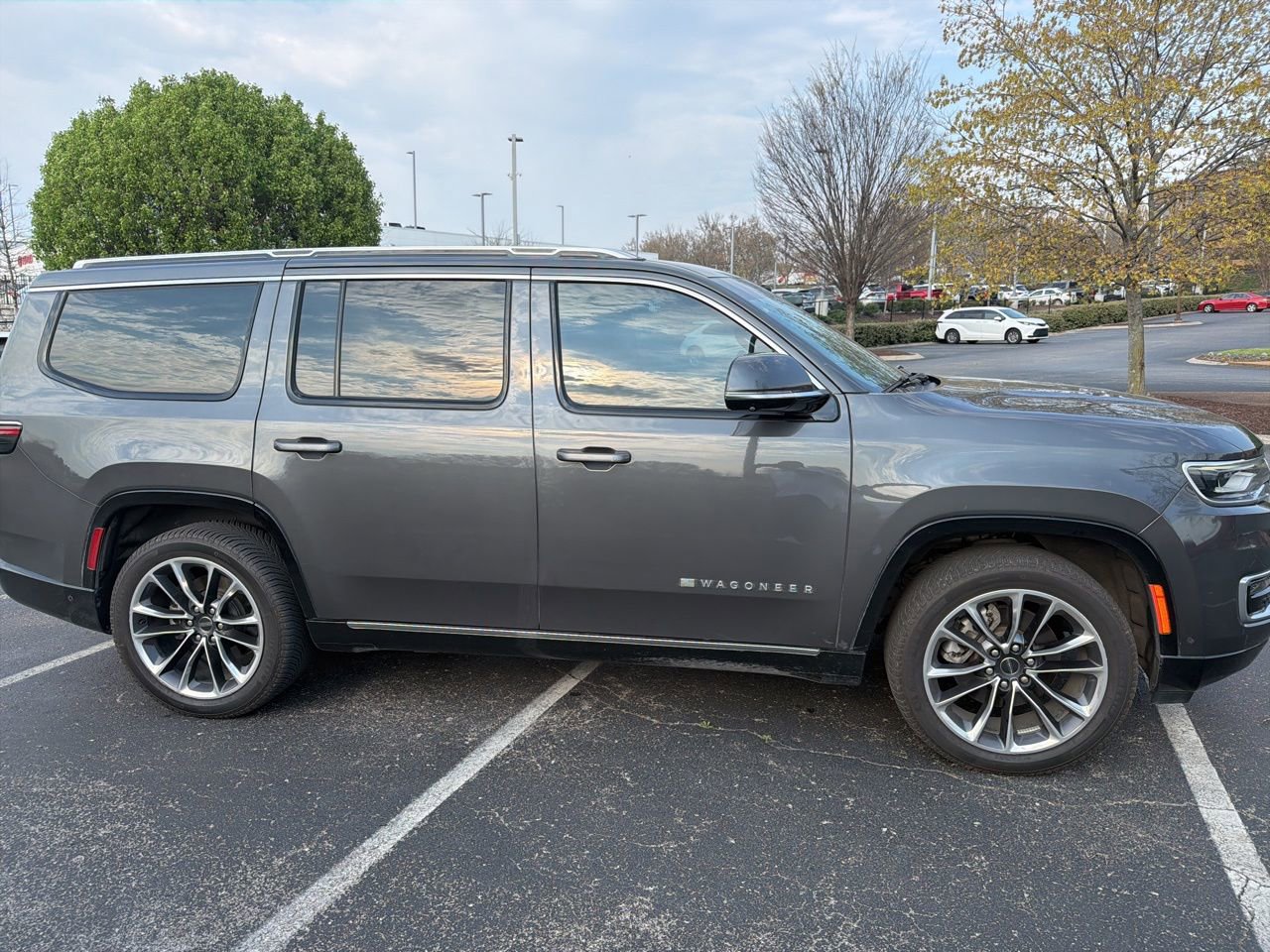 Used 2022 Jeep Wagoneer Series III w/ Premium Group I image 4