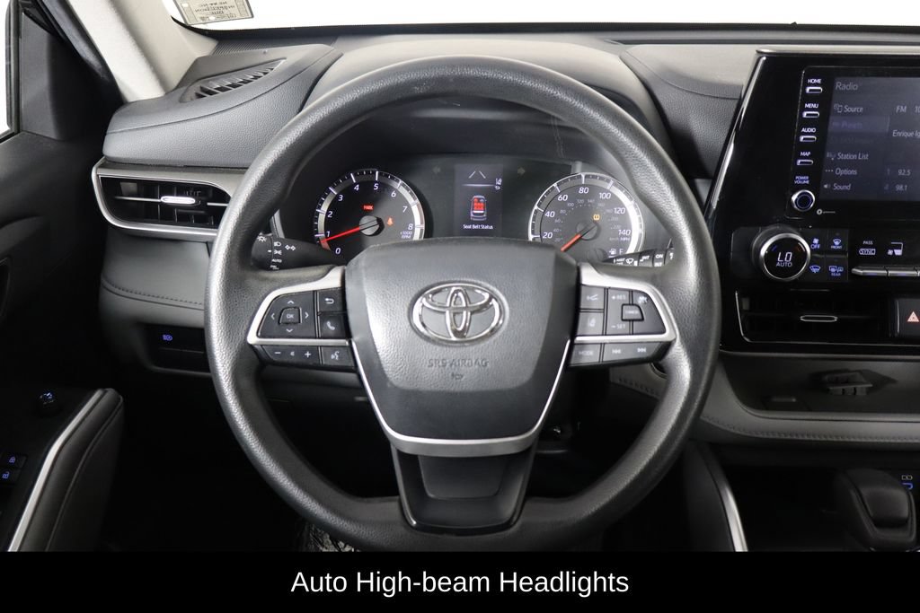 Used 2022 Toyota Highlander L AWD/4WD image 7