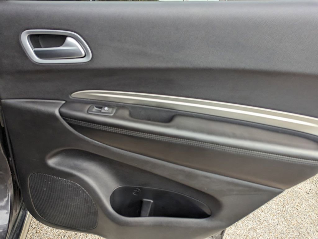 Used 2020 Dodge Durango SXT image 26