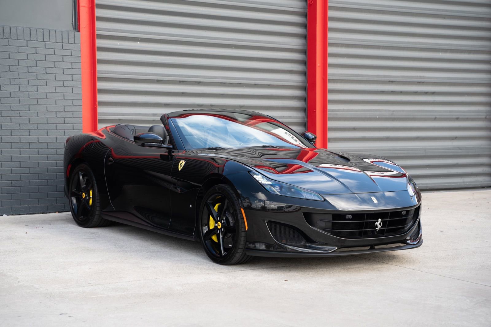 Used 2019 Ferrari Portofino image 14