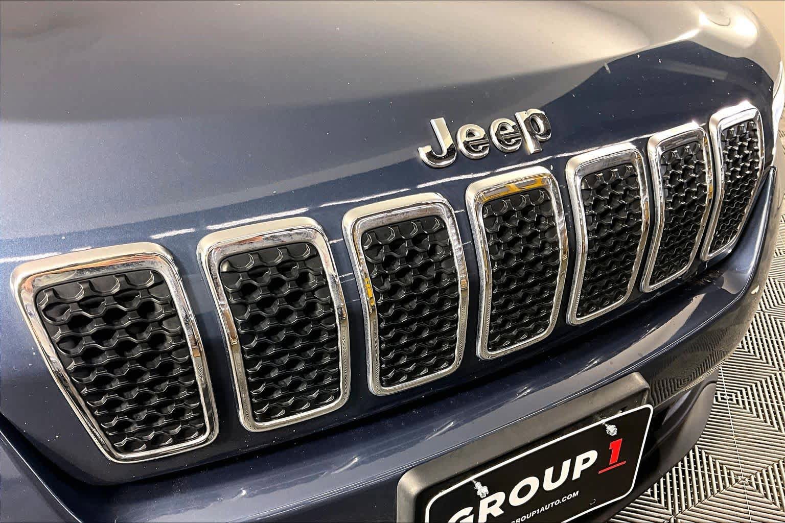 Used 2020 Jeep Cherokee Latitude Plus FWD image 29