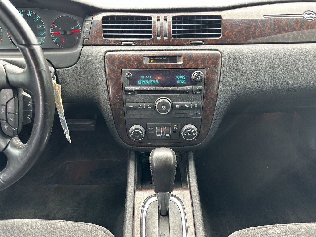 Used 2013 Chevrolet Impala LT w/ LT Sunroof Package FWD image 8