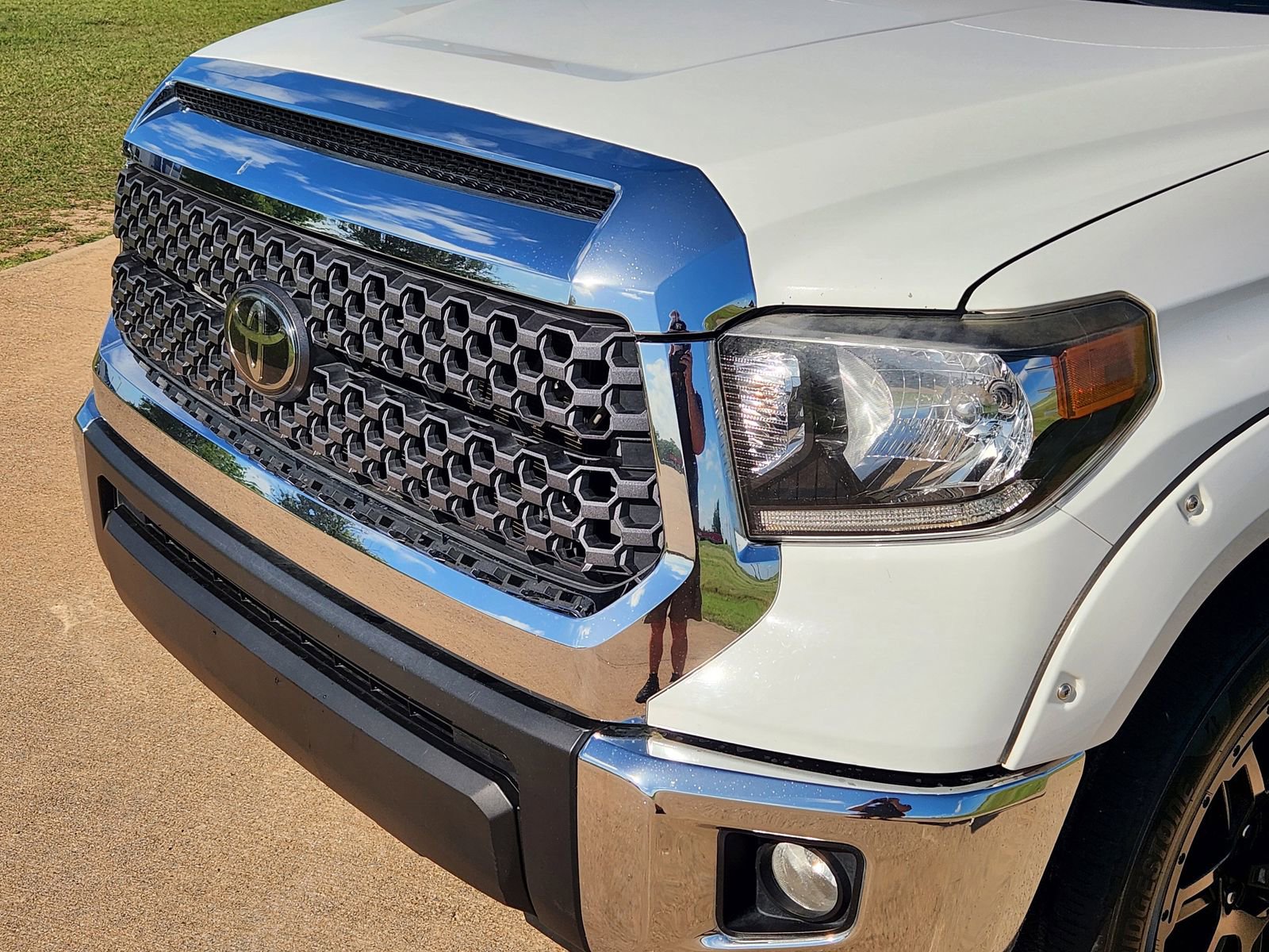 Used 2019 Toyota Tundra SR5 w/ SR5 Upgrade Package RWD image 10