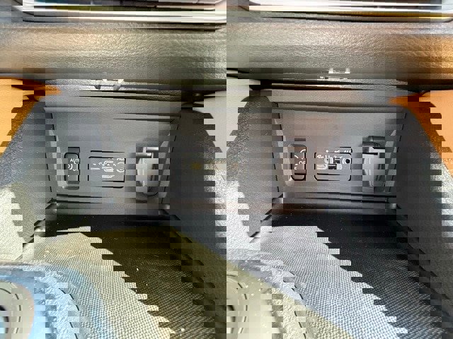 New 2025 Nissan Sentra SV w/ SV Premium Package image 31