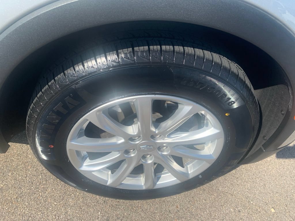 Used 2022 Cadillac XT4 Luxury w/ Driver Awareness Package AWD/4WD image 35