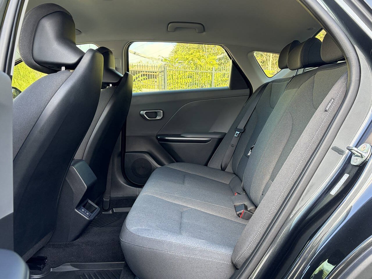 Used 2025 Kia K4 FWD image 31