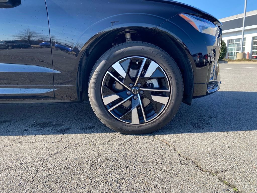Used 2026 Volvo XC60 B5 Core w/ Protection Package Premier image 32