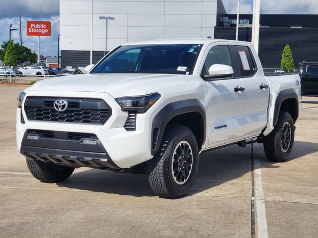 Certified 2025 Toyota Tacoma TRD Off-Road AWD/4WD image 3