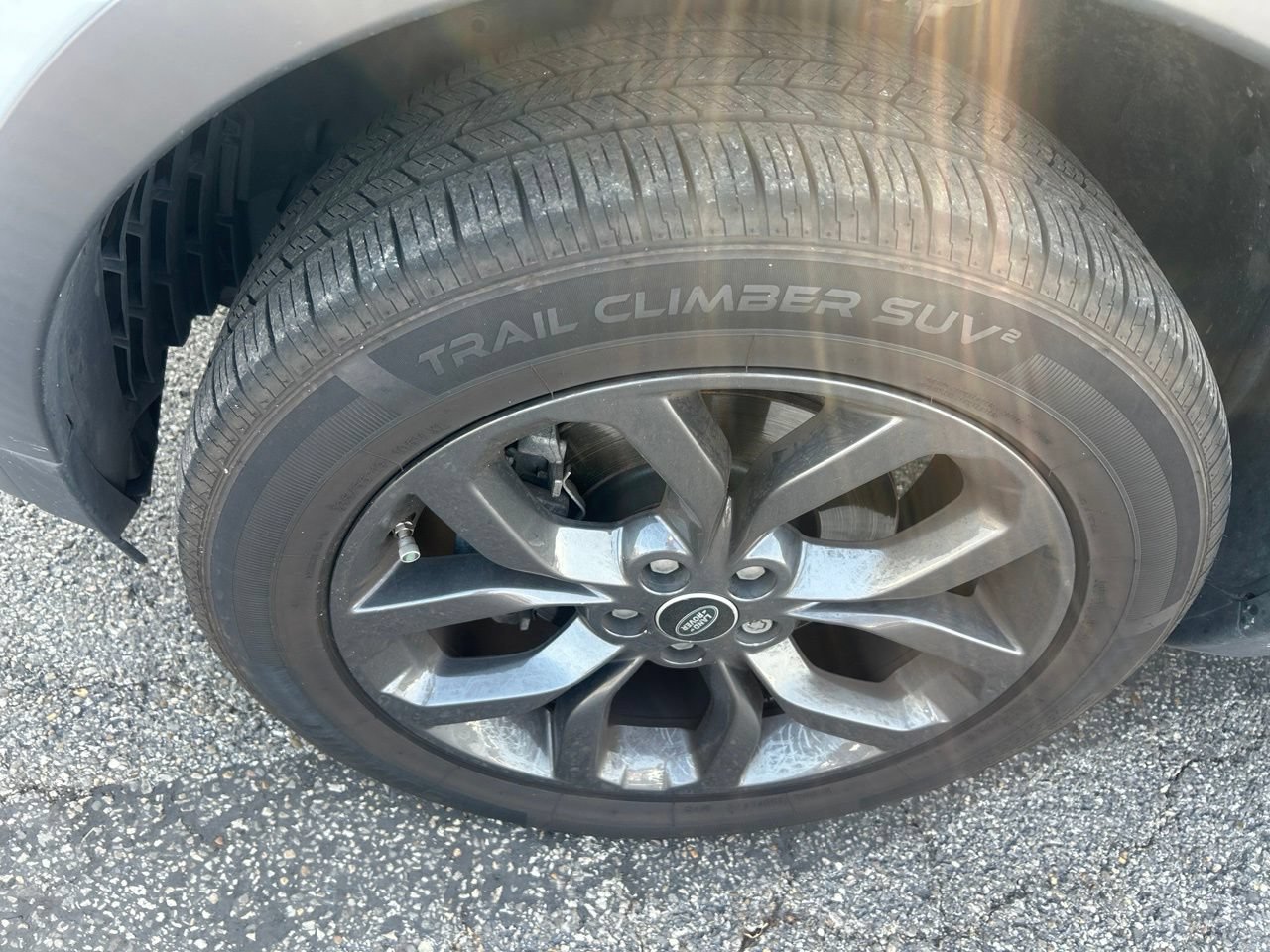 Used 2019 Land Rover Discovery Sport AWD/4WD image 10