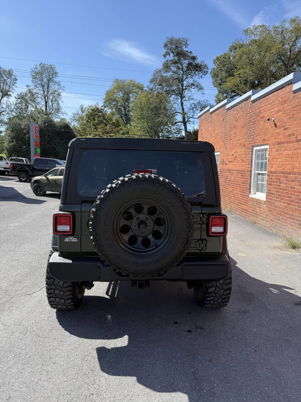 Used 2021 Jeep Wrangler Sport image 4