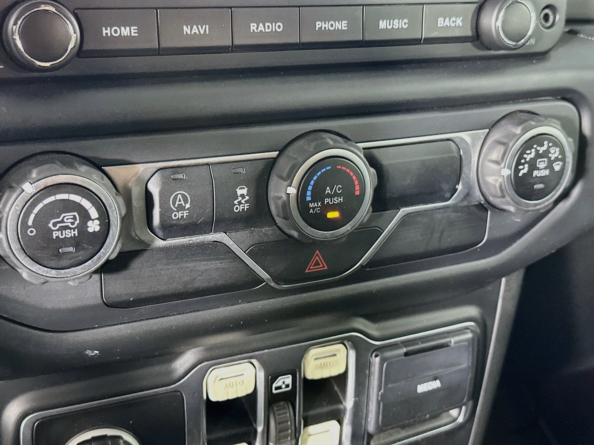 Used 2018 Jeep Wrangler Unlimited Sport S AWD/4WD image 23