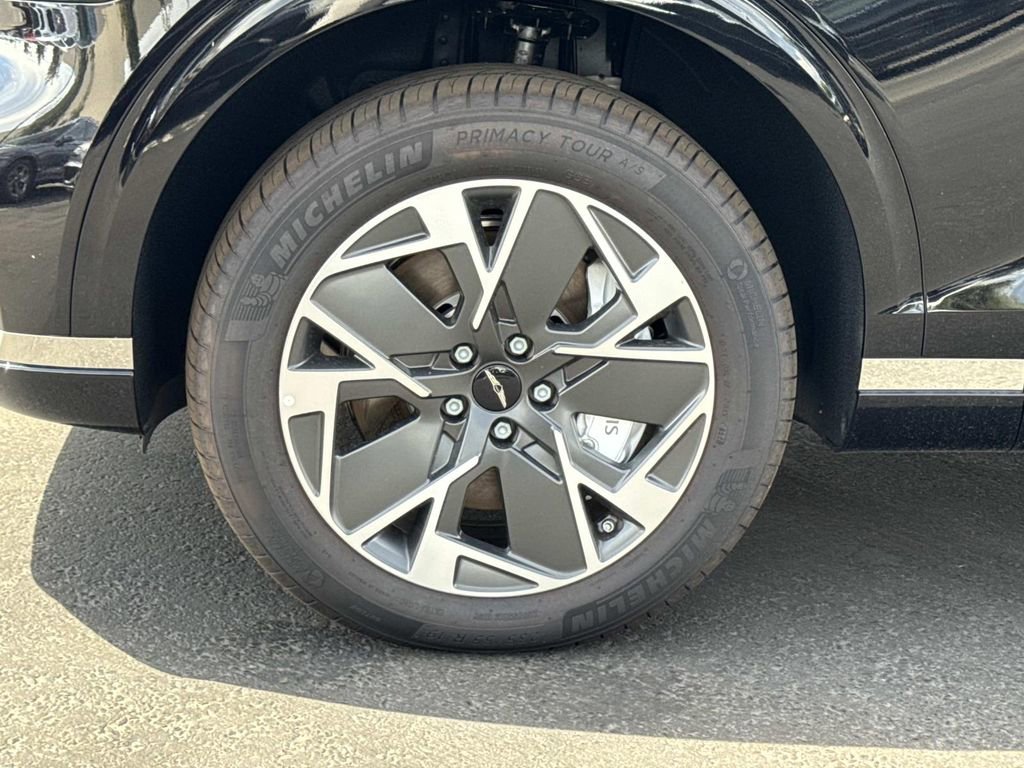 New 2026 Genesis Electrified GV70 image 12