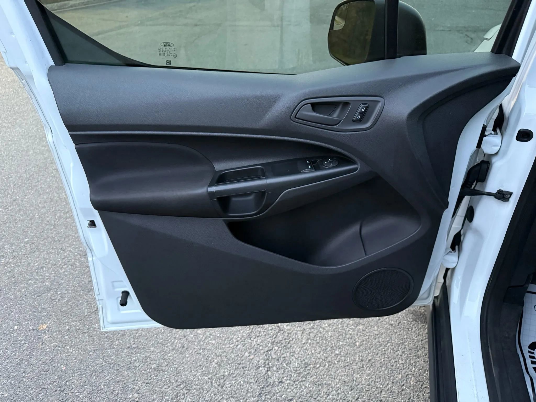 Used 2015 Ford Transit Connect XL image 17