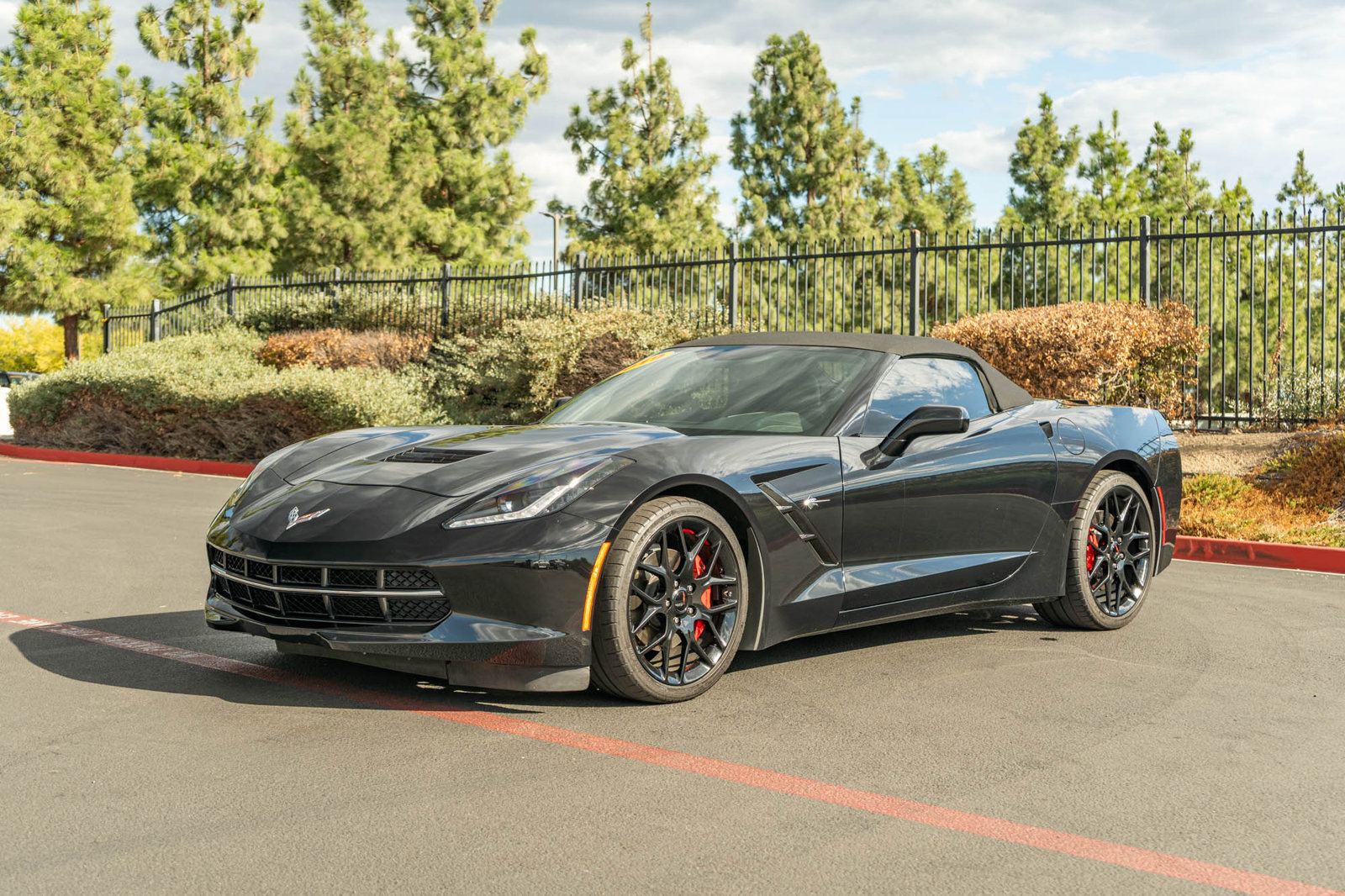 Used 2019 Chevrolet Corvette Stingray Convertible w/ 1LT RWD image 3