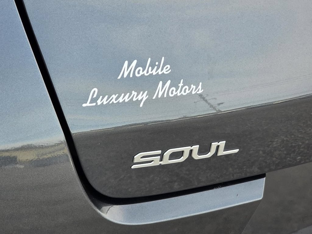 Used 2023 Kia Soul LX w/ LX Technology Package FWD image 24