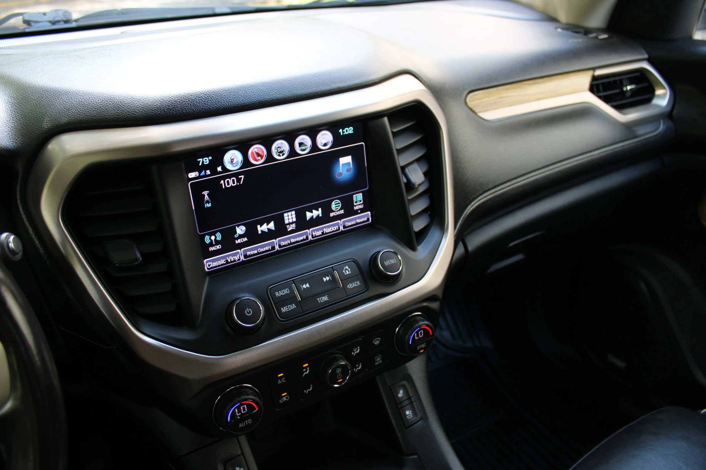 Used 2018 GMC Acadia Denali w/ LPO, Protection Package AWD/4WD image 12