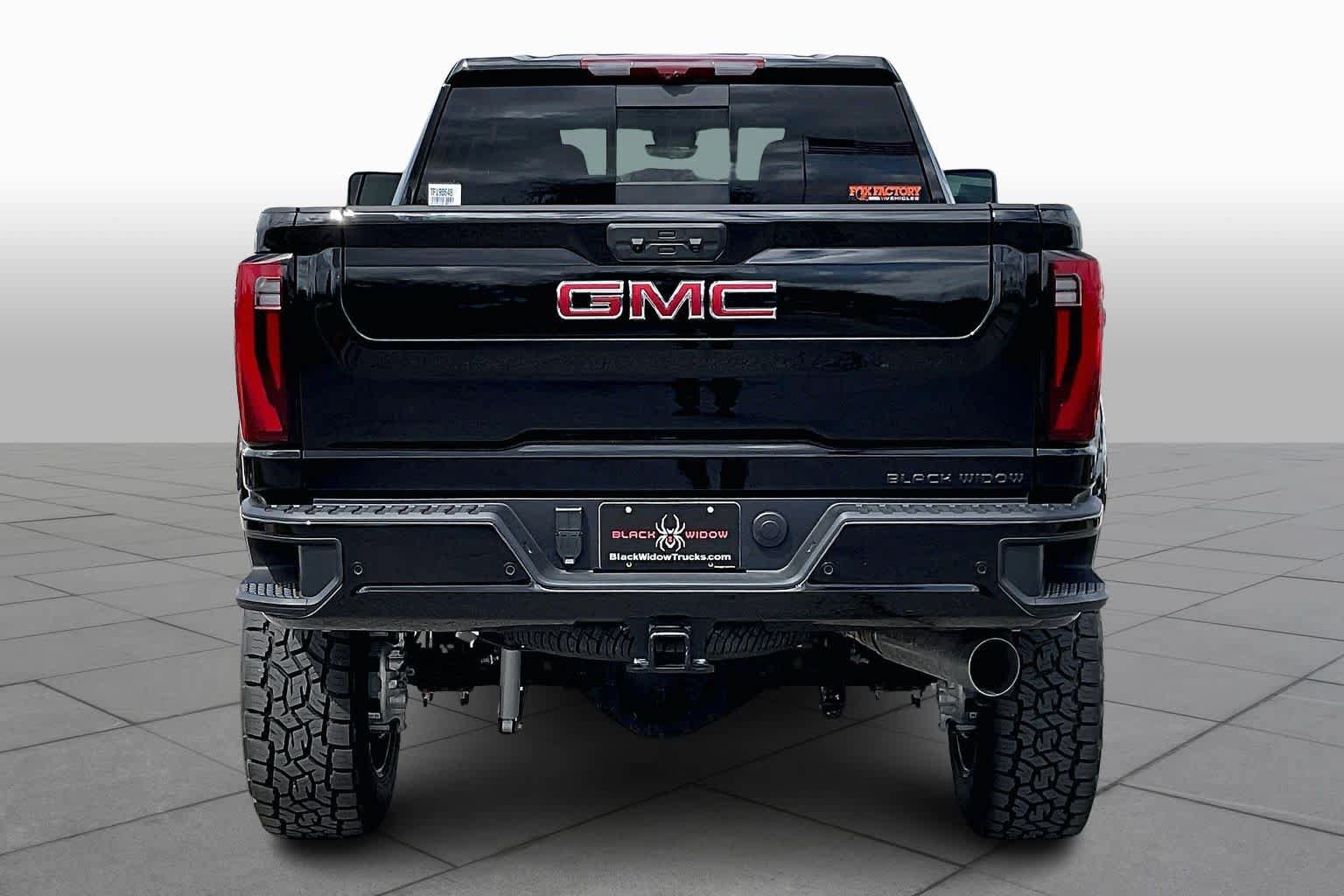 New 2026 GMC Sierra 2500 Denali w/ Denali Reserve Package AWD/4WD image 4