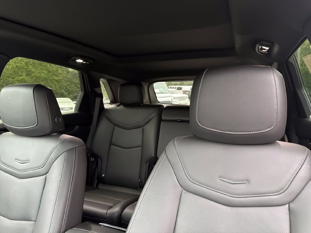 Certified 2023 Cadillac XT5 Premium Luxury AWD/4WD image 2