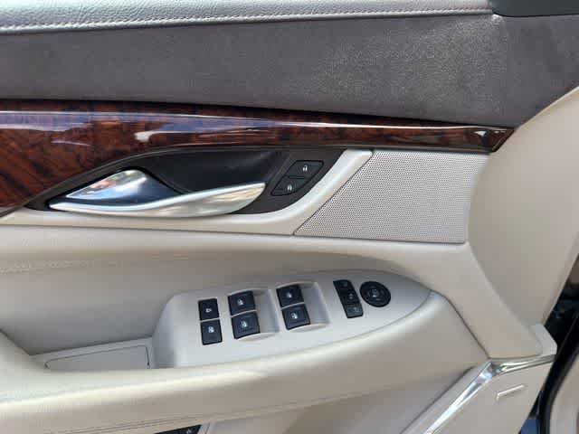 Used 2015 Cadillac Escalade Luxury AWD/4WD image 9