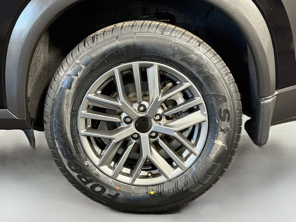 Used 2023 Nissan Rogue S FWD image 36
