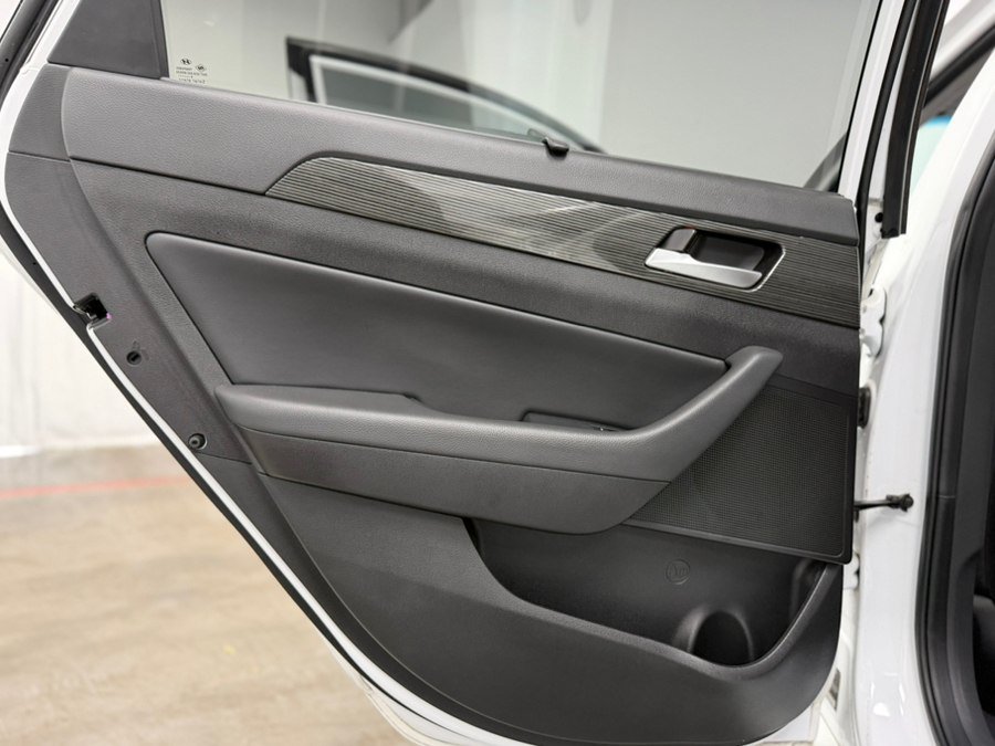 Used 2019 Hyundai Sonata Limited w/ Ultimate Package 04 FWD image 30