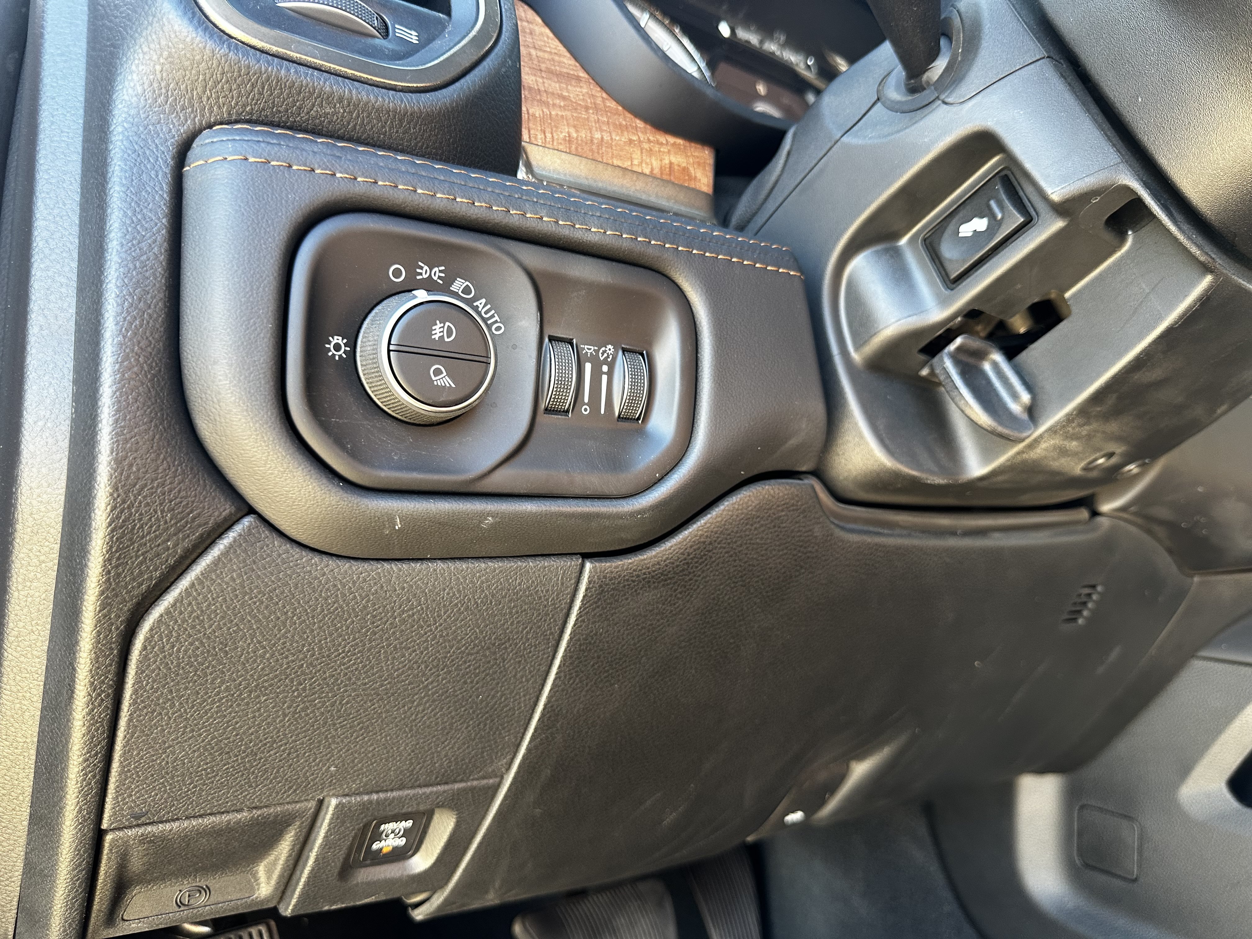 Used 2022 RAM 3500 Limited AWD/4WD image 23