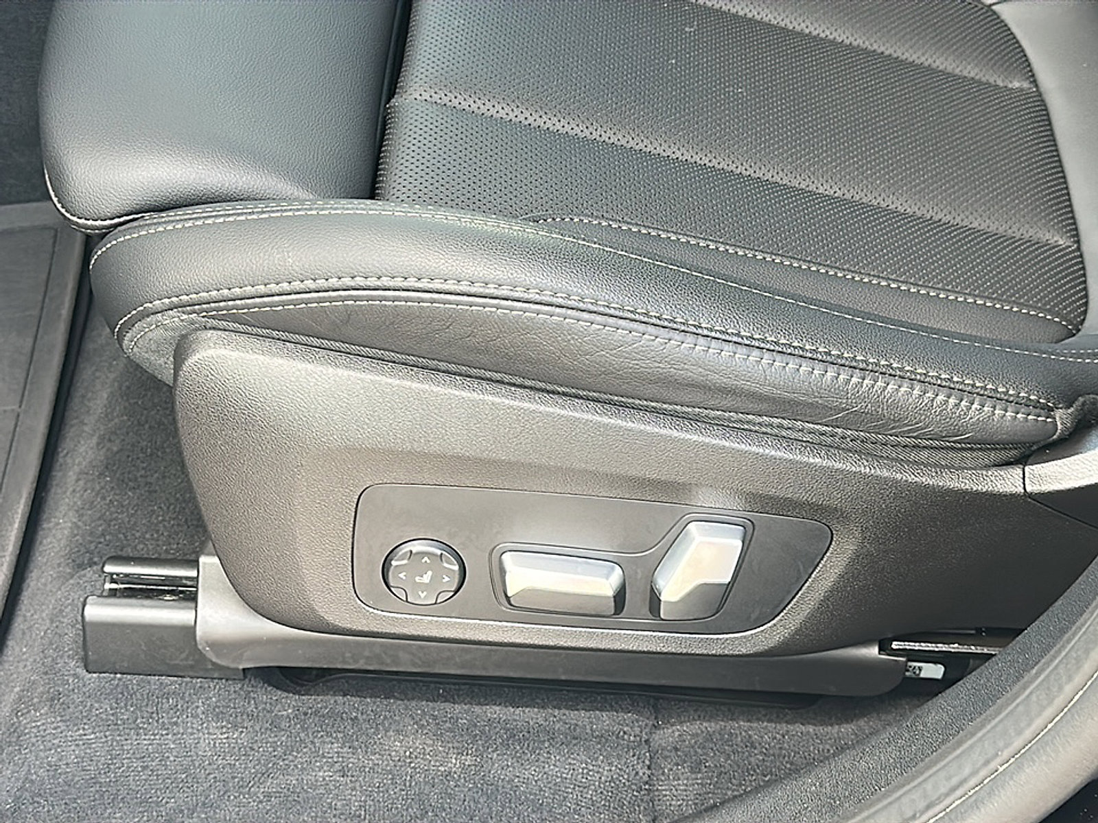 Certified 2023 BMW X3 xDrive30i w/ Premium Package image 15