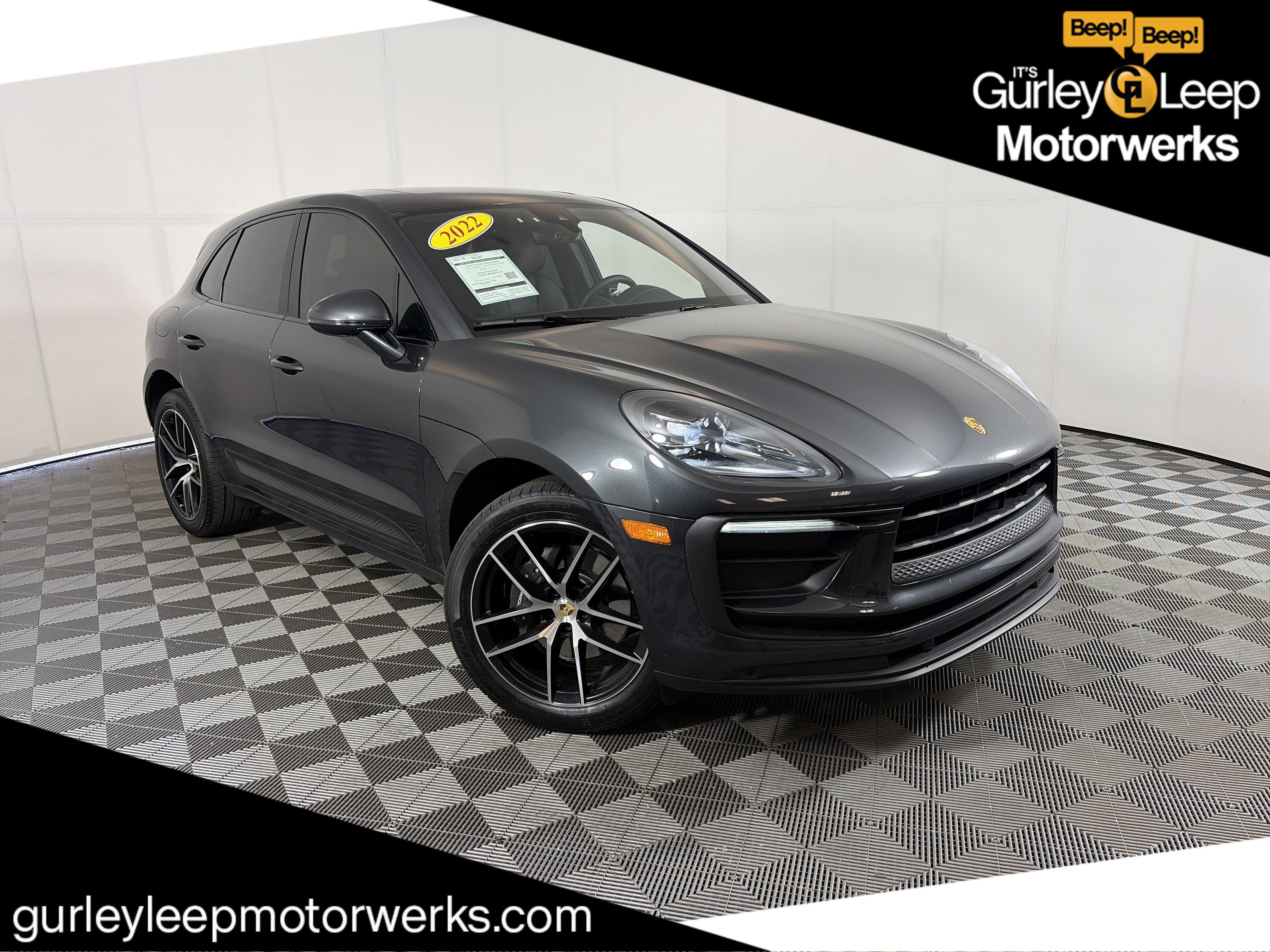 Used 2022 Porsche Macan AWD/4WD image 1