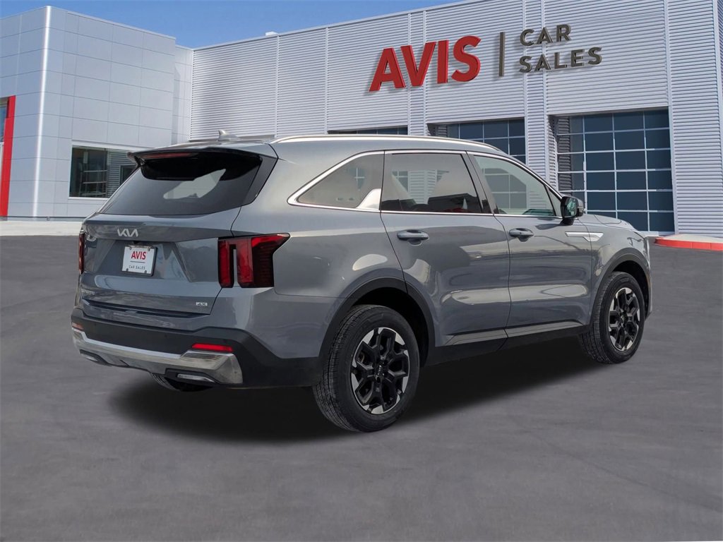 Used 2024 Kia Sorento S image 6