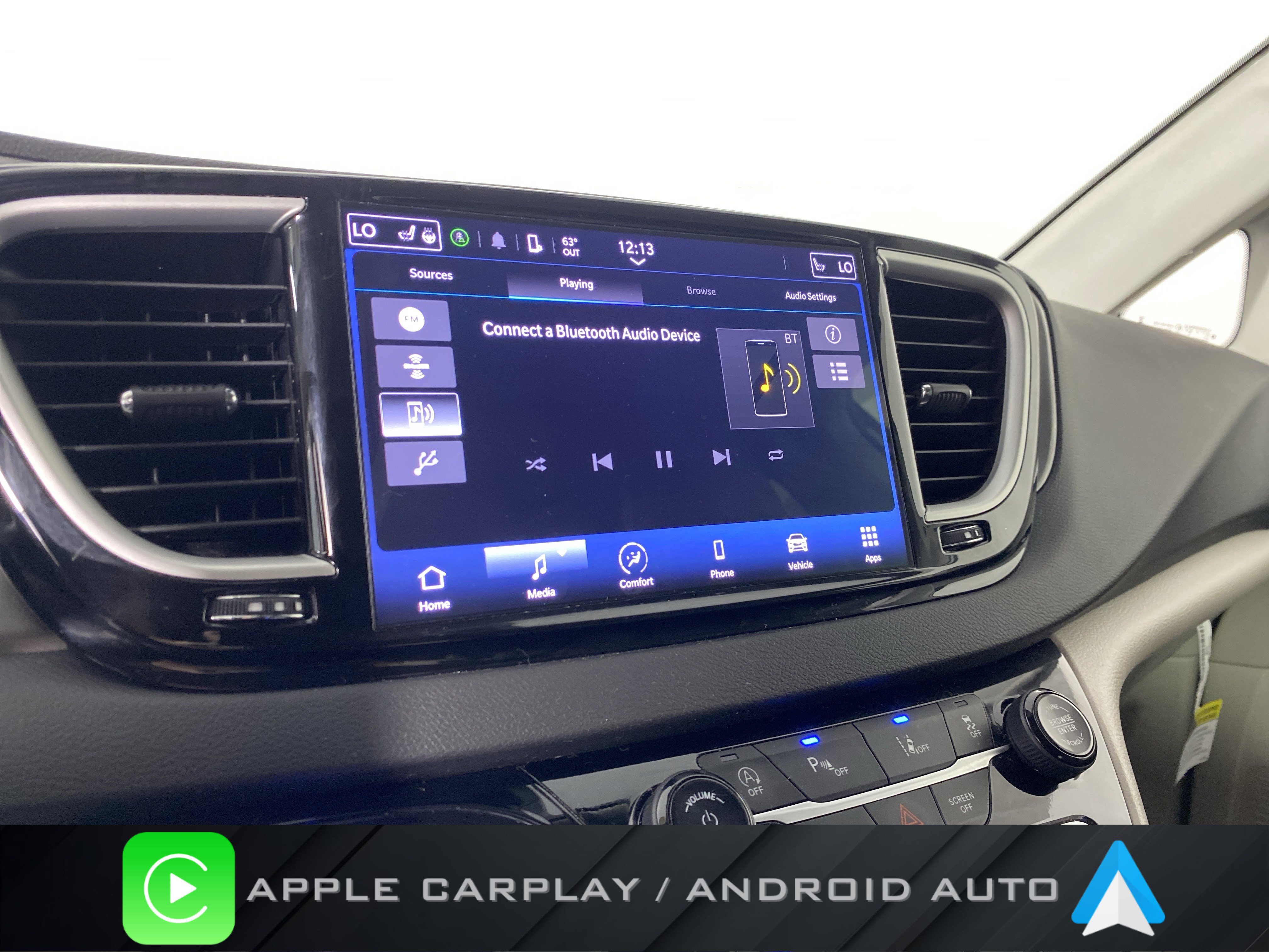 Used 2024 Chrysler Pacifica Touring-L image 2