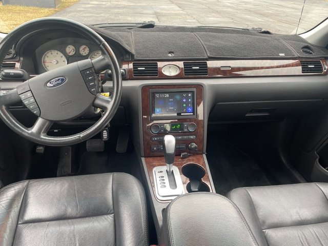 Used 2005 Ford Five Hundred Limited image 3