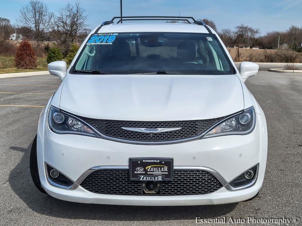 Used 2019 Chrysler Pacifica Touring-L w/ Advanced Safetytec Group image 4