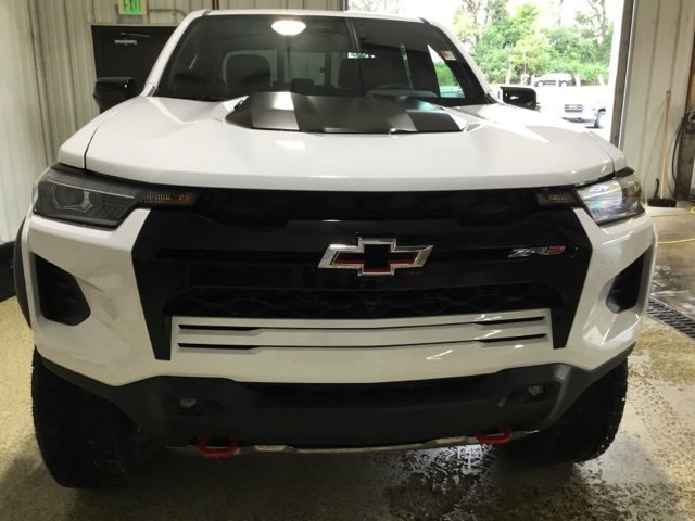 New 2026 Chevrolet Colorado ZR2 w/ Technology Package AWD/4WD image 6