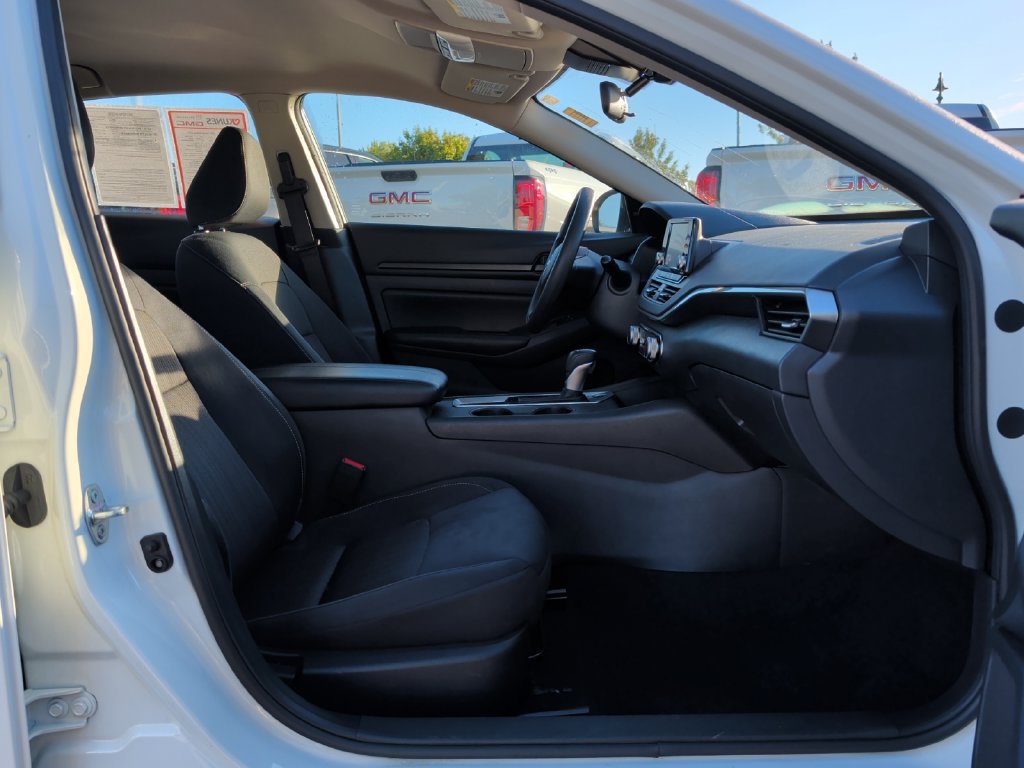 Used 2024 Nissan Altima 2.5 S FWD image 37