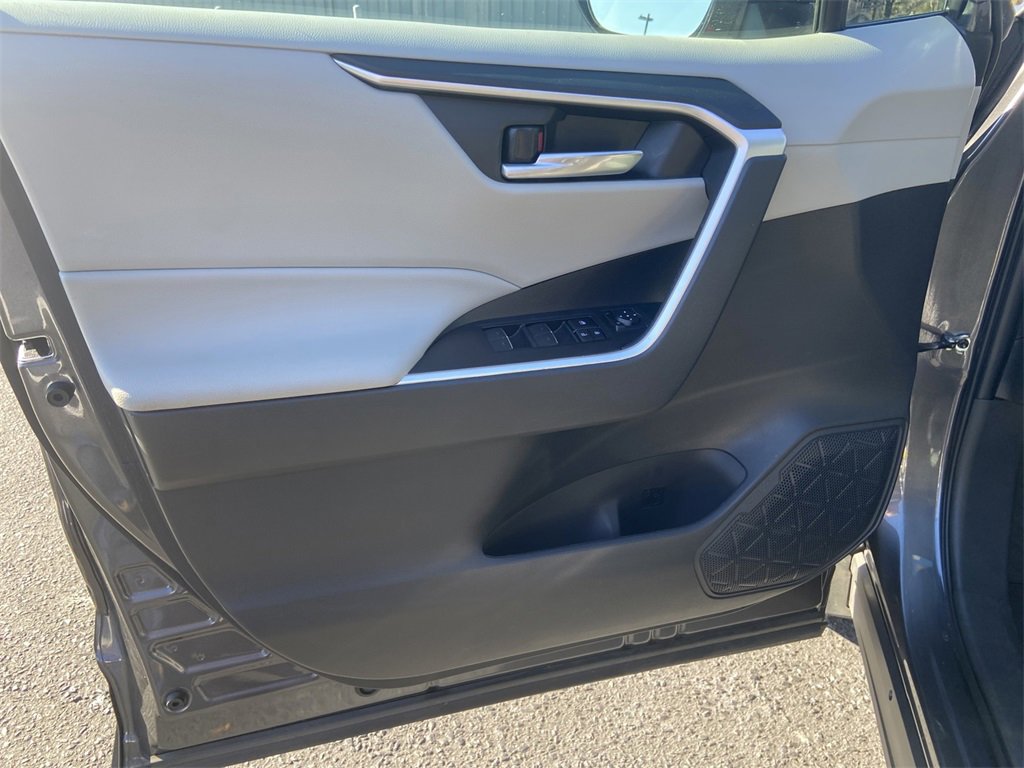 Used 2024 Toyota RAV4 XLE image 12