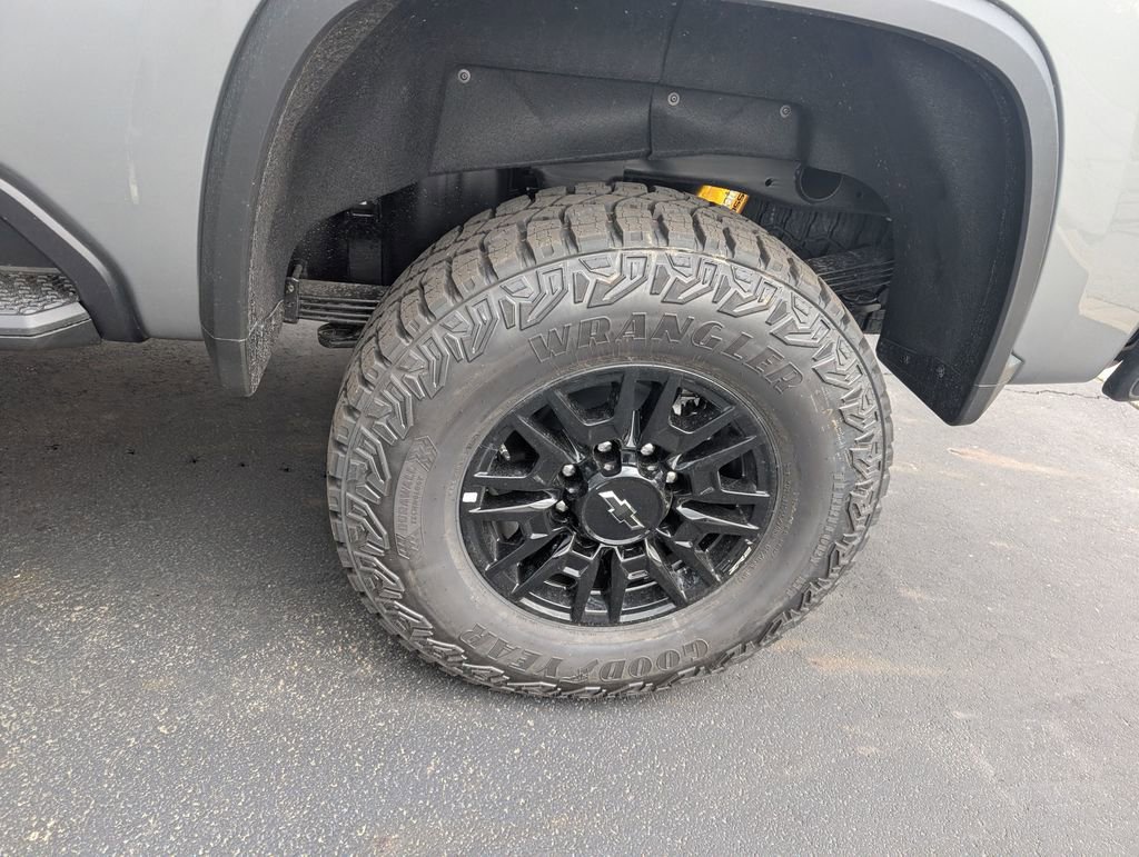 New 2026 Chevrolet Silverado 2500 ZR2 w/ LPO, Dark Essentials Package AWD/4WD image 23