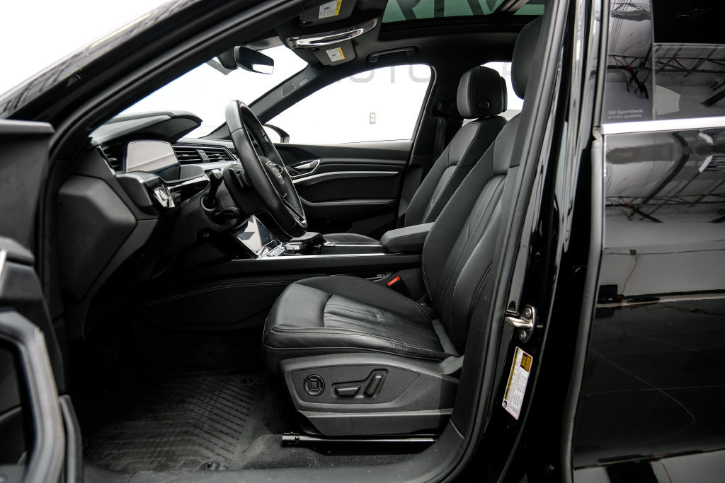 Used 2024 Audi Q8 e-tron Premium Plus w/ Premium Plus Package AWD/4WD image 4