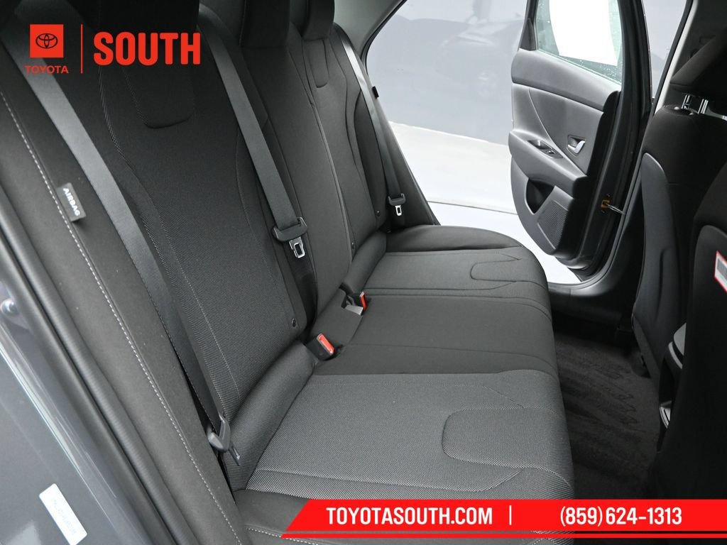 Used 2025 Hyundai Elantra SE FWD image 25