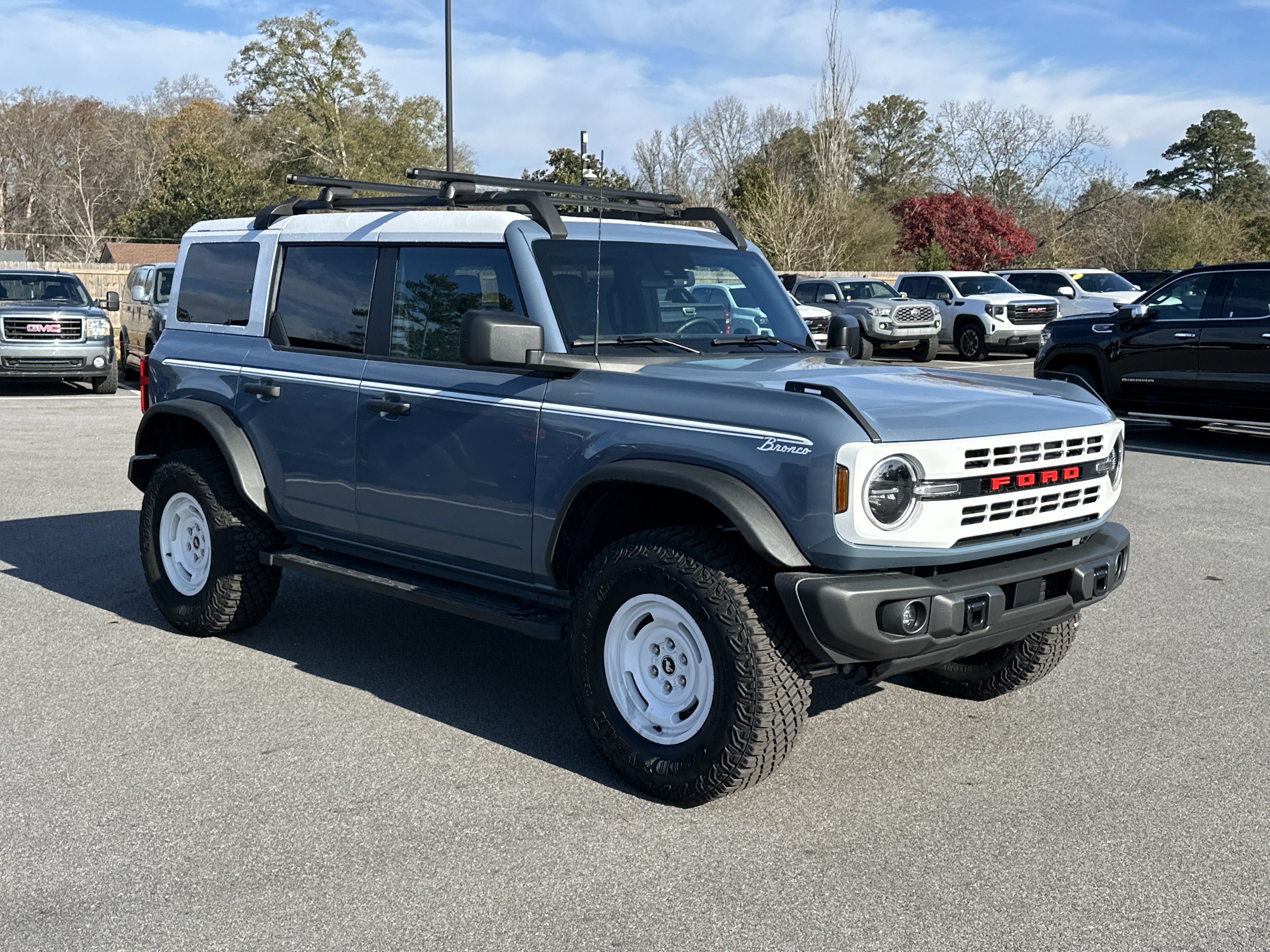 Used 2023 Ford Bronco Heritage Edition image 3